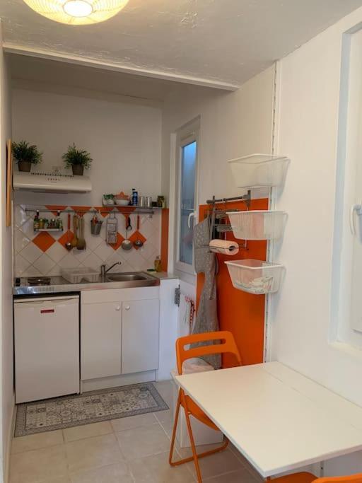 Studio En Duplex Independant Бриньоль Экстерьер фото