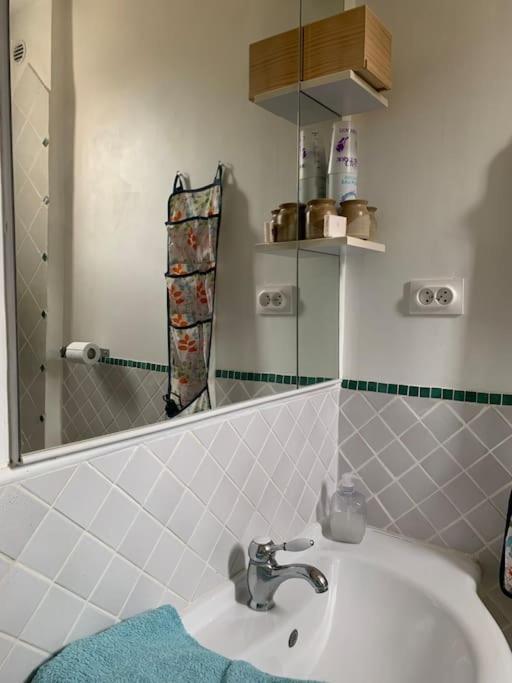 Studio En Duplex Independant Бриньоль Экстерьер фото